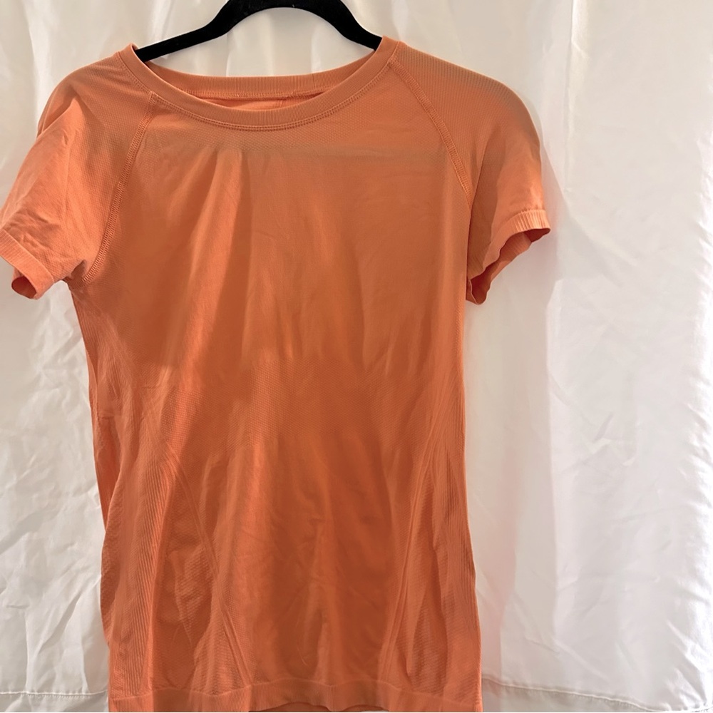 Women's Melon Orange Short Sleeve Active Tee xs